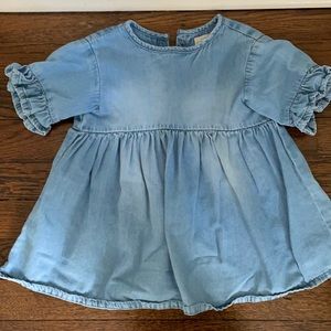 Denim dress, short ruffle sleeve. Buttons on the back. Size 12/18m